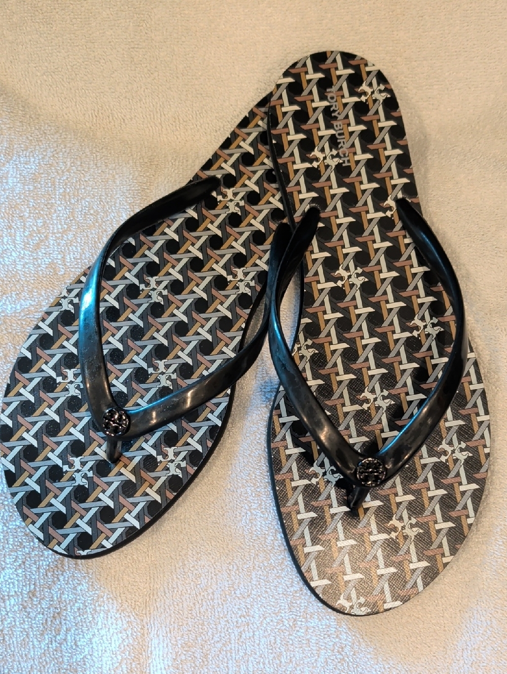Tory Burch Black Strappy Flip Flop Sandals with Patterned Footbed NOWT